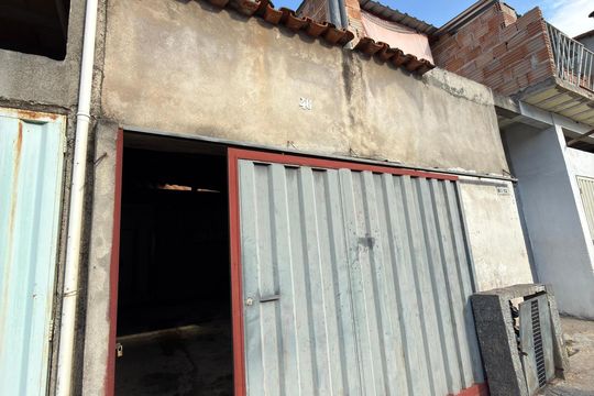 Fachada de casa de condomínio para alugar com 2 quartos, 80m² em Solar do Barreiro, Belo Horizonte