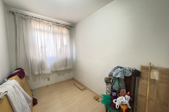 Quarto de casa de condomínio para alugar com 2 quartos, 80m² em Solar do Barreiro, Belo Horizonte