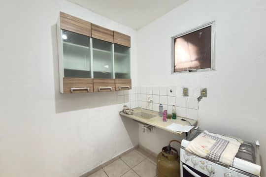Cozinha de casa de condomínio para alugar com 2 quartos, 80m² em Solar do Barreiro, Belo Horizonte