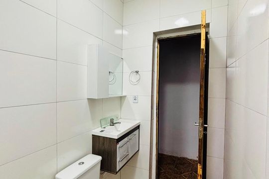 Banheiro de casa à venda com 2 quartos, 61m² em Refúgio dos Bandeirantes, Barueri