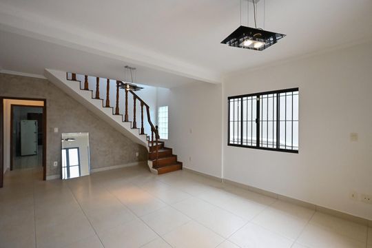 Casa à venda com 3 quartos, 180m² em Vila Sonia do Taboao, Taboão da Serra