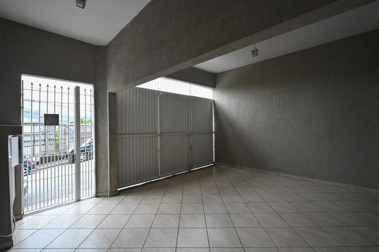 Garagem de casa à venda com 3 quartos, 180m² em Vila Sonia do Taboao, Taboão da Serra