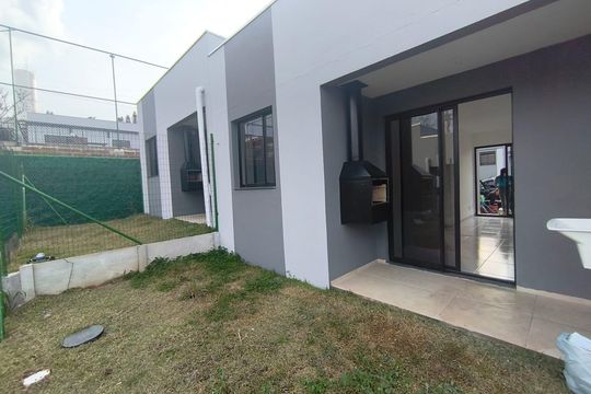 Área externa de casa de condomínio para alugar com 2 quartos, 46m² em Viamópolis, Viamão