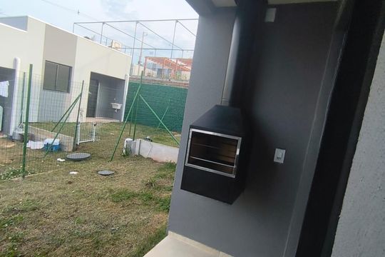 Área externa de casa de condomínio para alugar com 2 quartos, 46m² em Viamópolis, Viamão
