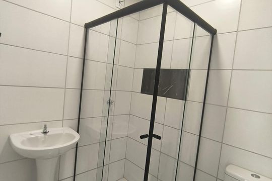 Banheiro de casa de condomínio para alugar com 2 quartos, 46m² em Viamópolis, Viamão