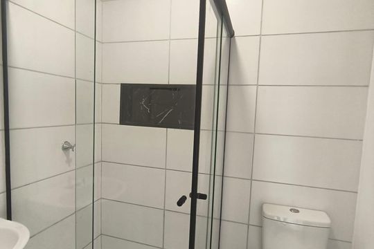 Banheiro de casa de condomínio para alugar com 2 quartos, 46m² em Viamópolis, Viamão