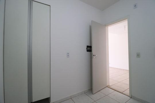 Cozinha de casa de condomínio para alugar com 3 quartos, 100m² em Morada da Colina, Uberlândia