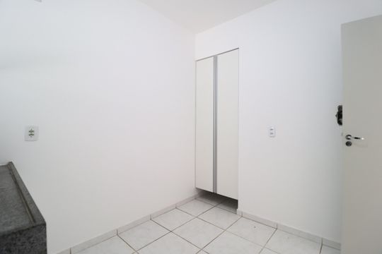 Cozinha de casa de condomínio para alugar com 3 quartos, 100m² em Morada da Colina, Uberlândia