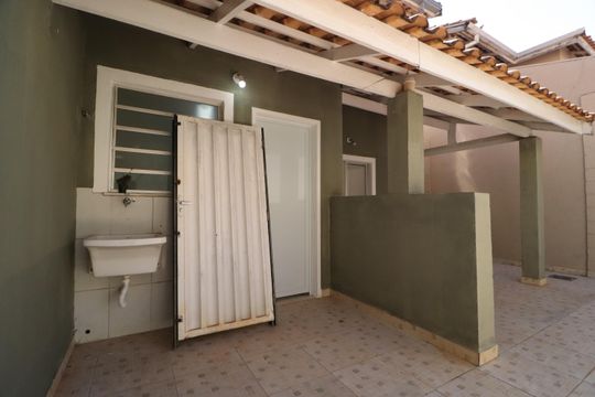 Área de Serviço de casa de condomínio para alugar com 3 quartos, 100m² em Morada da Colina, Uberlândia