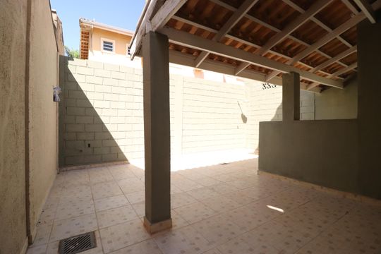 Varanda de casa de condomínio para alugar com 3 quartos, 100m² em Morada da Colina, Uberlândia