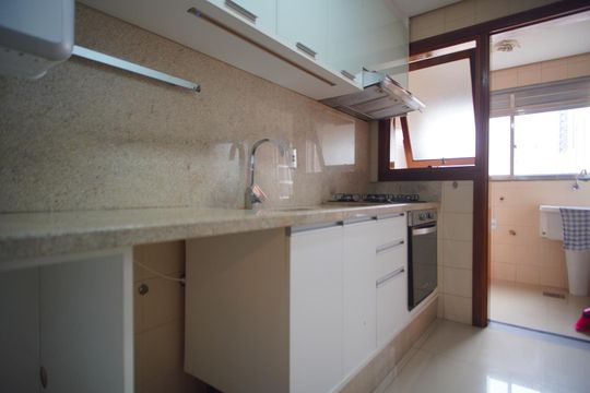 Cozinha de apartamento para alugar com 2 quartos, 85m² em Independência, Porto Alegre