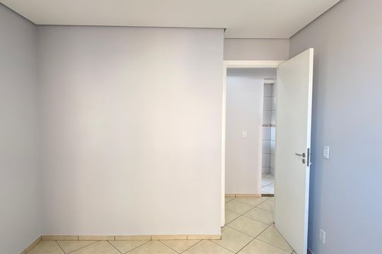 Quarto 2 de apartamento para alugar com 2 quartos, 52m² em Cidade das Flores, Osasco