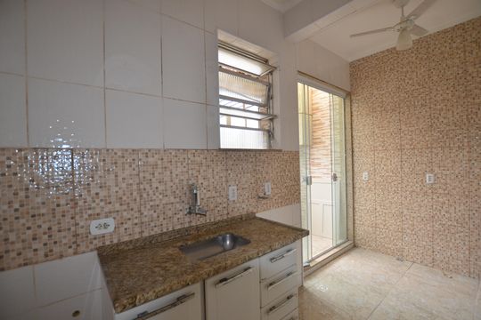 Cozinha de apartamento para alugar com 2 quartos, 80m² em Cascadura, Rio de Janeiro