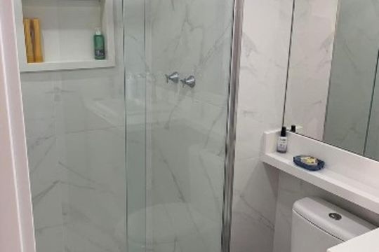 Banheiro de apartamento à venda com 2 quartos, 60m² em Ferreira, São Paulo