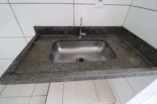 Cozinha de apartamento para alugar com 2 quartos, 50m² em Chácaras Tubalina E Quartel, Uberlândia