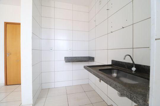 Cozinha de apartamento para alugar com 2 quartos, 50m² em Chácaras Tubalina E Quartel, Uberlândia