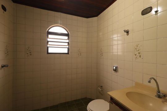 Banheiro Social 1 de casa à venda com 3 quartos, 179m² em Vila Progresso, Santo André