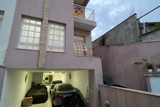 Área externa de casa para alugar com 3 quartos, 220m² em Jardim Jussara, São Paulo