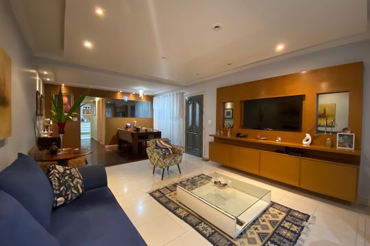Sala de casa para alugar com 3 quartos, 220m² em Jardim Jussara, São Paulo