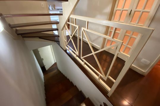 Área externa de casa para alugar com 3 quartos, 220m² em Jardim Jussara, São Paulo