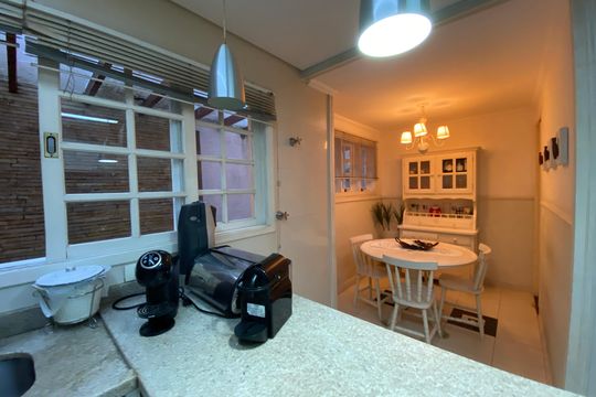 Cozinha de casa para alugar com 3 quartos, 220m² em Jardim Jussara, São Paulo