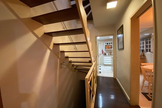 Corredor de casa para alugar com 3 quartos, 220m² em Jardim Jussara, São Paulo