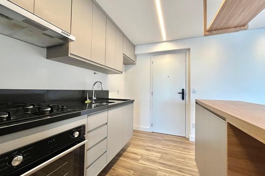 Cozinha de apartamento para alugar com 2 quartos, 61m² em Vila Guarani, São Paulo