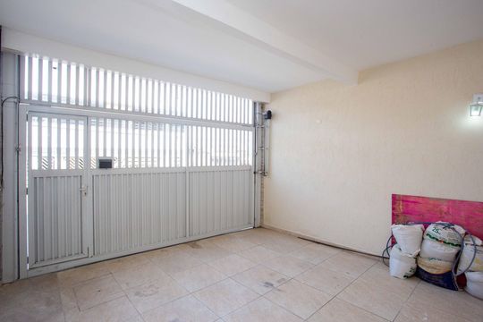 Garagem de casa para alugar com 3 quartos, 200m² em Taboão, Diadema
