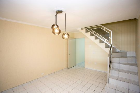 Casa para alugar com 3 quartos, 200m² em Taboão, Diadema
