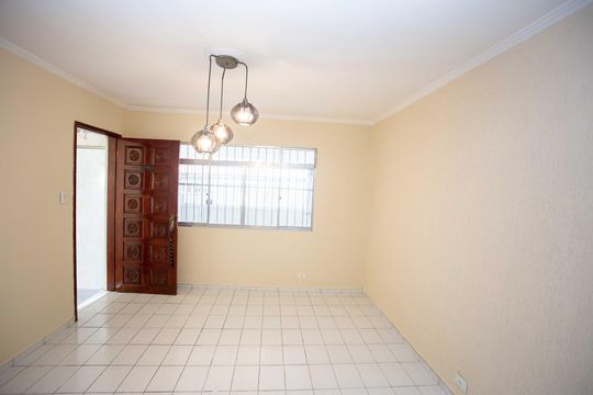 Sala de casa para alugar com 3 quartos, 200m² em Taboão, Diadema