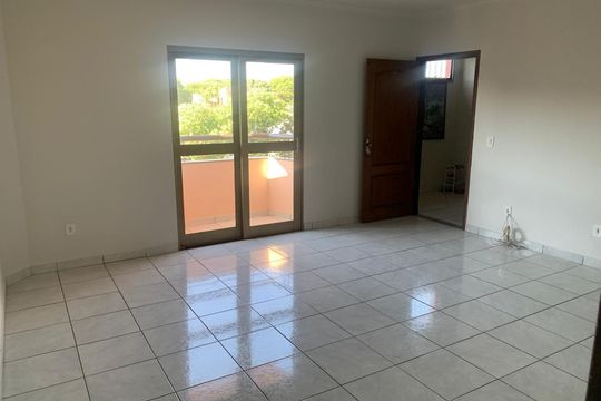 Apartamento para alugar com 3 quartos, 110m² em Leblon, Uberaba