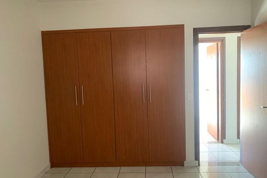 Quarto de apartamento para alugar com 3 quartos, 110m² em Leblon, Uberaba