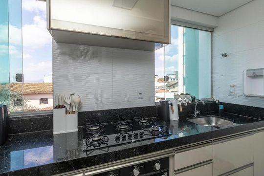 Cozinha de apartamento para alugar com 3 quartos, 110m² em Candelária, Belo Horizonte
