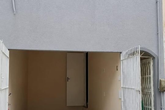 Área externa de casa para alugar com 2 quartos, 98m² em Centro, Campos dos Goytacazes