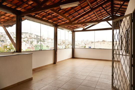 Área da Cobertura de casa para alugar com 5 quartos, 200m² em Santa Efigênia, Belo Horizonte