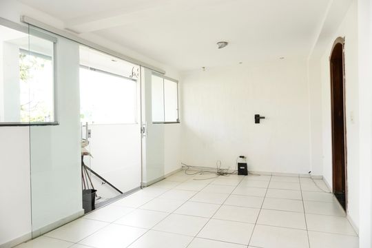 Sala de casa para alugar com 5 quartos, 200m² em Santa Efigênia, Belo Horizonte
