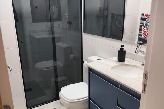 Banheiro de apartamento à venda com 2 quartos, 75m² em Vila Graff, Jundiaí