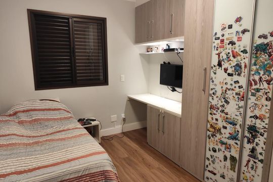 Quarto de apartamento à venda com 2 quartos, 75m² em Vila Graff, Jundiaí