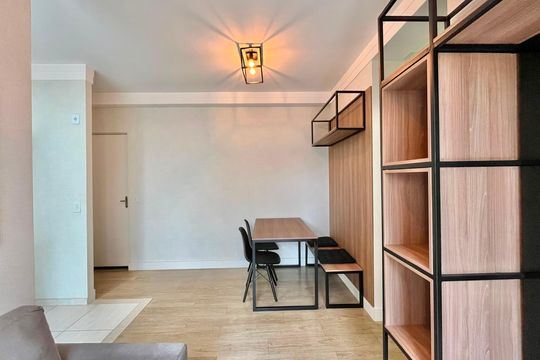 Sala de apartamento para alugar com 2 quartos, 58m² em Vila Satúrnia, Campinas