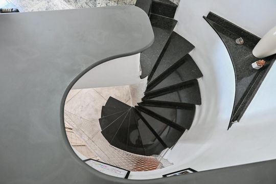 Escada de apartamento para alugar com 2 quartos, 87m² em Vila Andrade, São Paulo