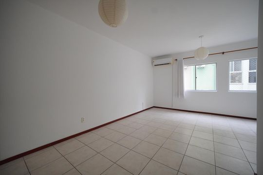 Apartamento para alugar com 3 quartos, 94m² em Córrego Grande, Florianópolis