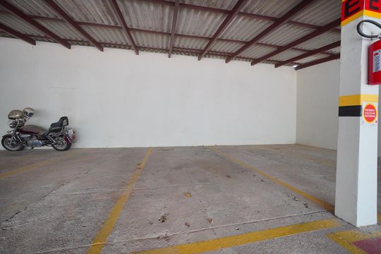 Garagem de apartamento para alugar com 3 quartos, 94m² em Córrego Grande, Florianópolis