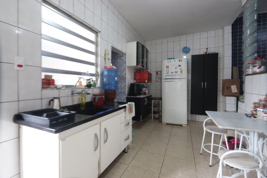 Cozinha de casa para alugar com 2 quartos, 200m² em Parque São Lucas, São Paulo