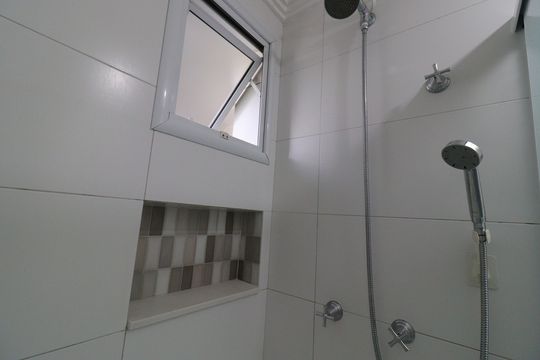 Banheiro da Suíte de apartamento para alugar com 3 quartos, 65m² em Interlagos, São Paulo