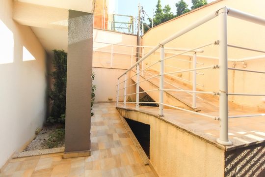 Entrada de casa de condomínio para alugar com 2 quartos, 74m² em Vila Carmosina, São Paulo