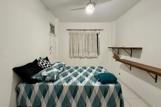 Quarto de apartamento para alugar com 1 quarto, 57m² em Jardim Asturias, Guarujá