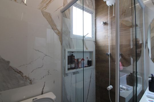 Banheiro da Suíte de casa para alugar com 3 quartos, 110m² em Vila Granada, São Paulo