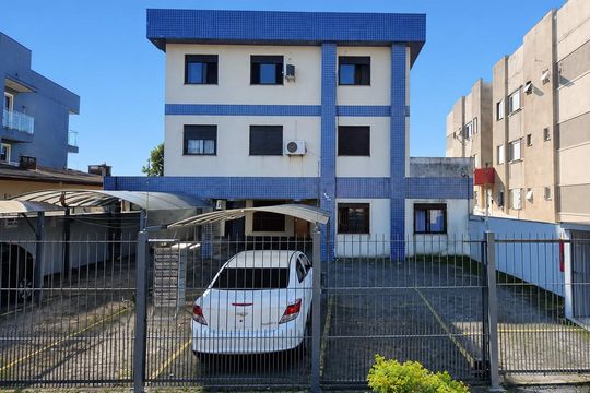 Fachada de apartamento para alugar com 2 quartos, 75m² em Vila Princesa Izabel, Cachoeirinha