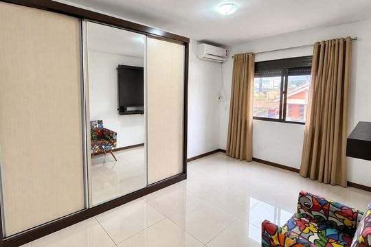 Quarto de apartamento para alugar com 2 quartos, 75m² em Vila Princesa Izabel, Cachoeirinha