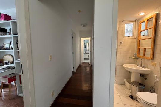 Corredor 2° andar de apartamento à venda com 6 quartos, 440m² em Barra da Tijuca, Rio de Janeiro
